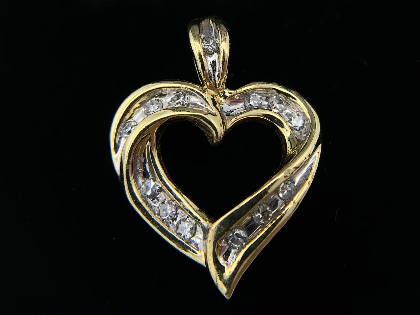 10K Yellow Gold Diamond Heart Necklace Pendant