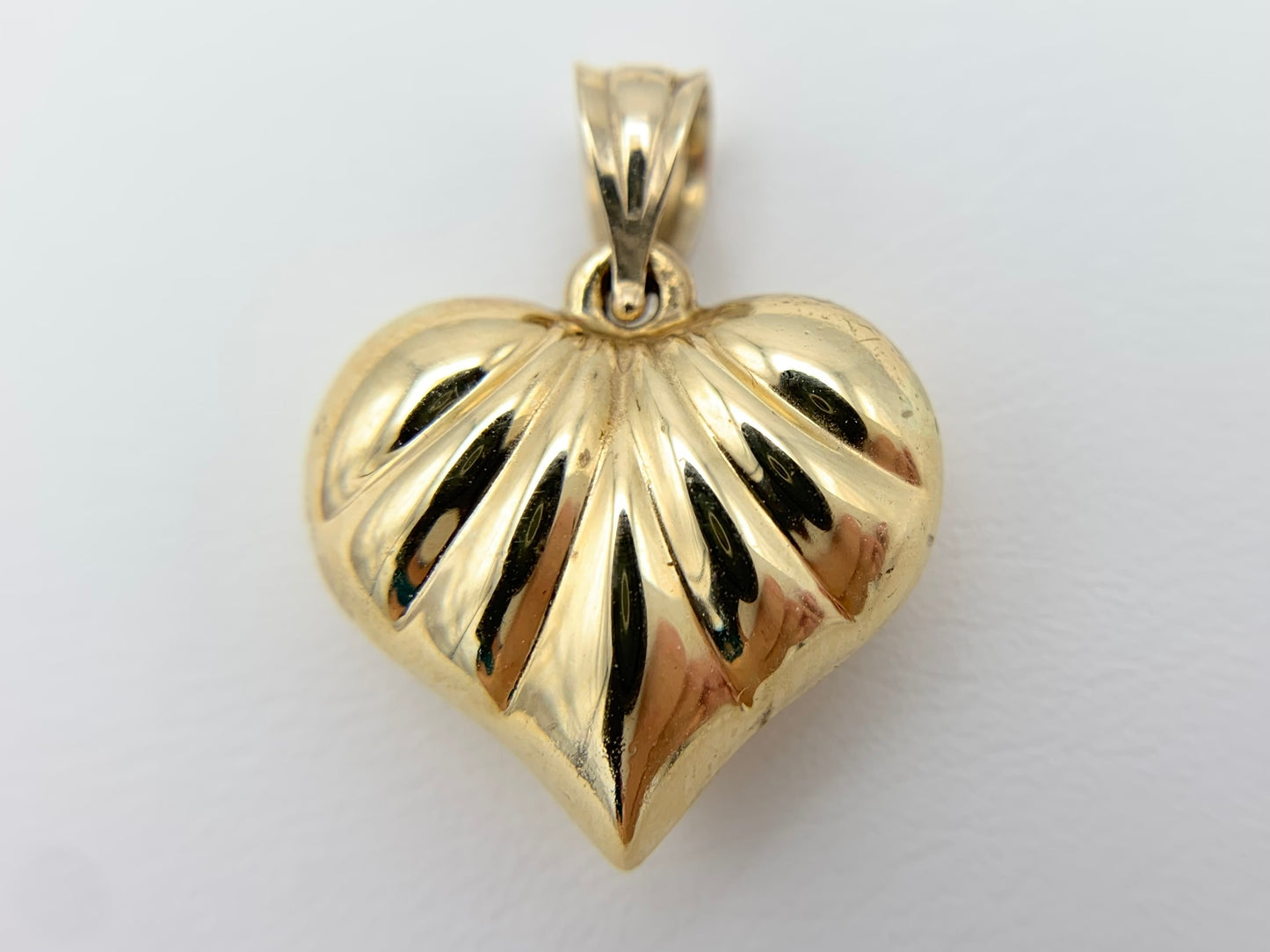 14K Yellow Gold Puffed Heart with Rib Design Necklace Pendant