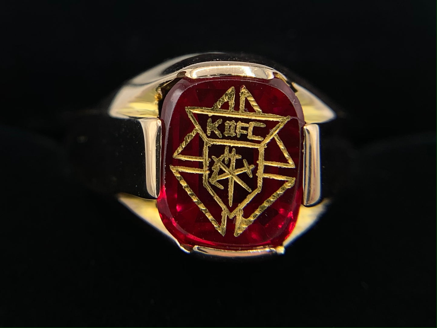 10K Yellow Gold Knights of Columbus Estate Ring Size 10.5