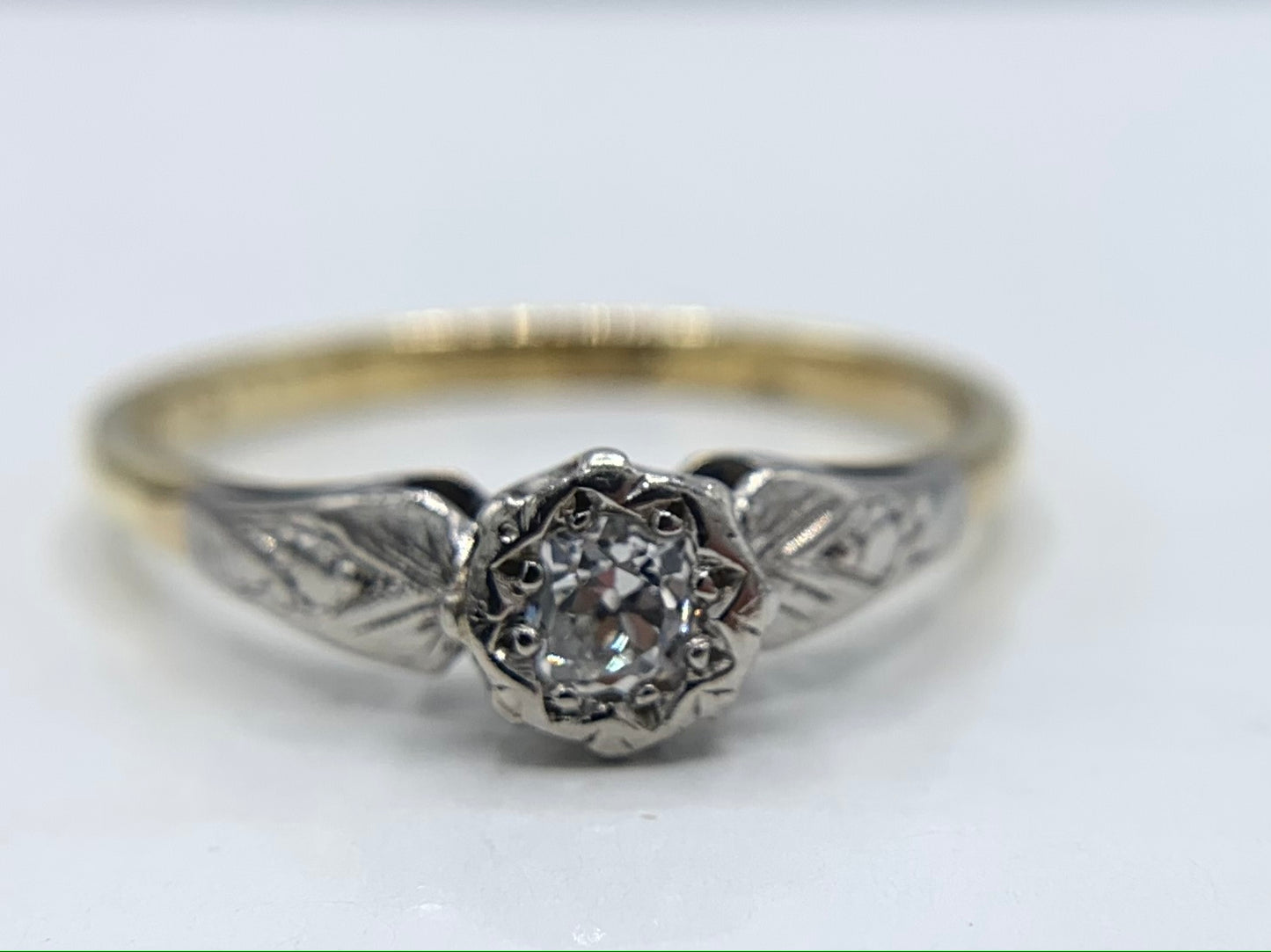 18K Yellow Gold and Platinum Top Antique Wedding Ring with 20 pt Diamond