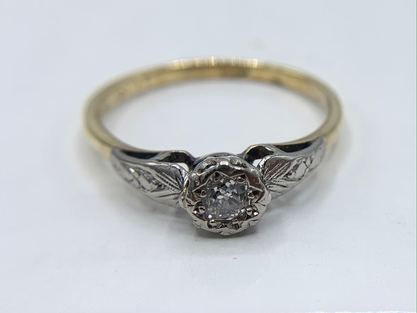 18K Yellow Gold and Platinum Top Antique Wedding Ring with 20 pt Diamond