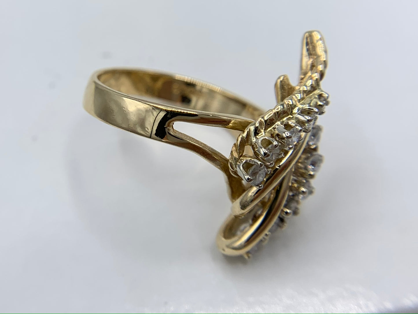 14K Yellow Gold Art Deco Free Form Ring with 12 Diamonds