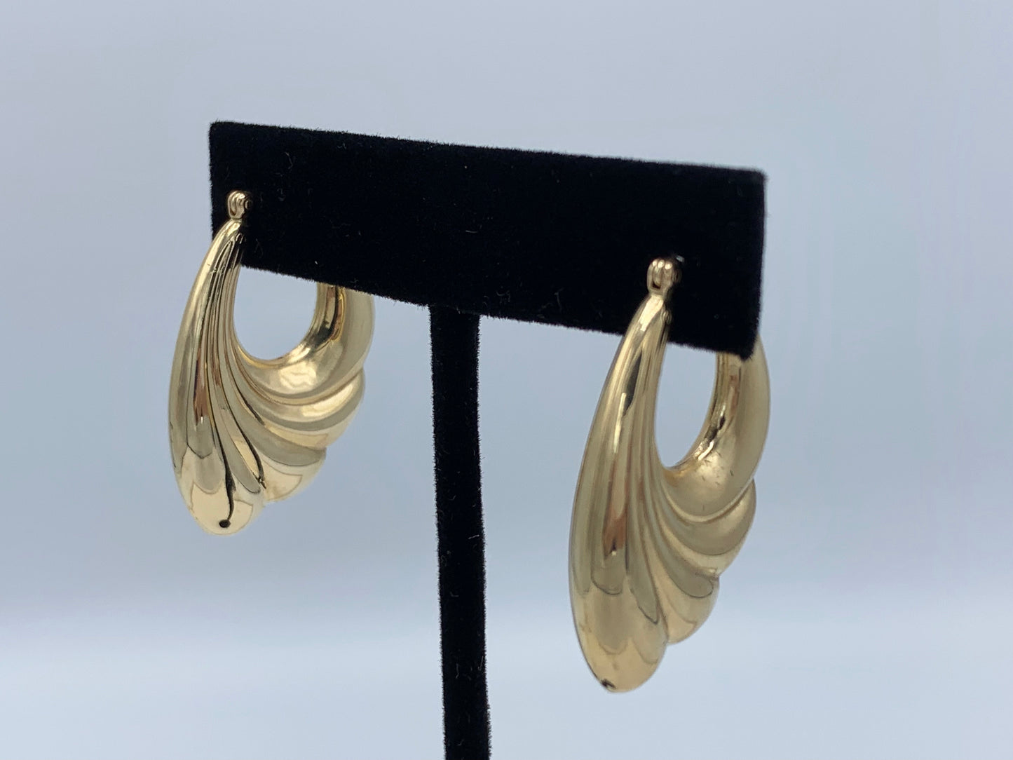 14K Yellow Gold Hoop Earrings with Shrimp Design