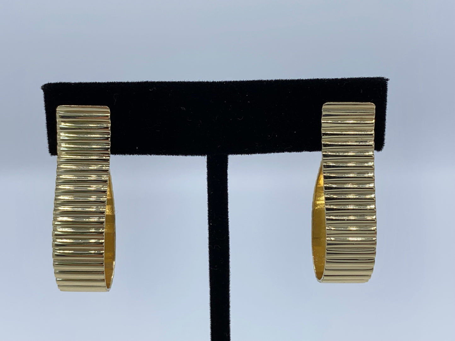 Estate 14K Yellow Gold Earrings with Line Design