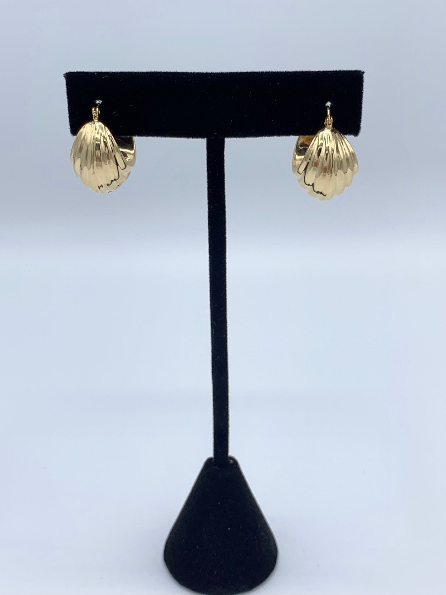 14K Yellow Gold Puffed Hoop Earrings