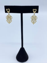 Load image into Gallery viewer, 14K Yellow Gold Heart Dangles with Fluted Design
