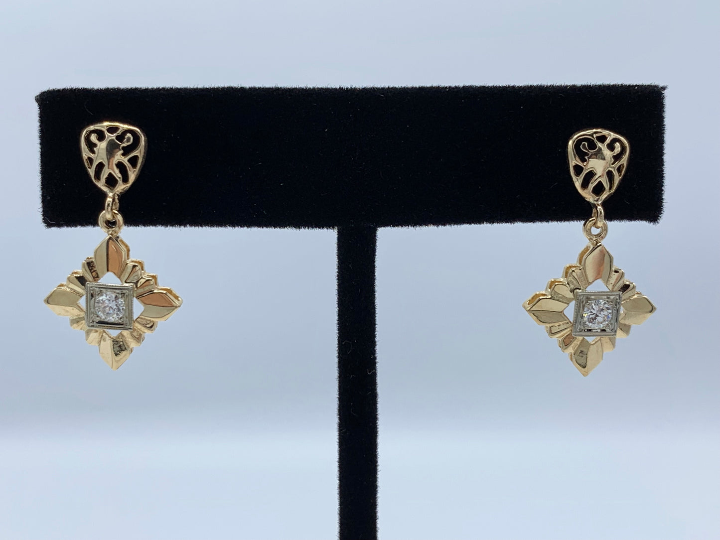 Estate 1940-50s Antique 14K Yellow Gold Drop Earrings with Diamond