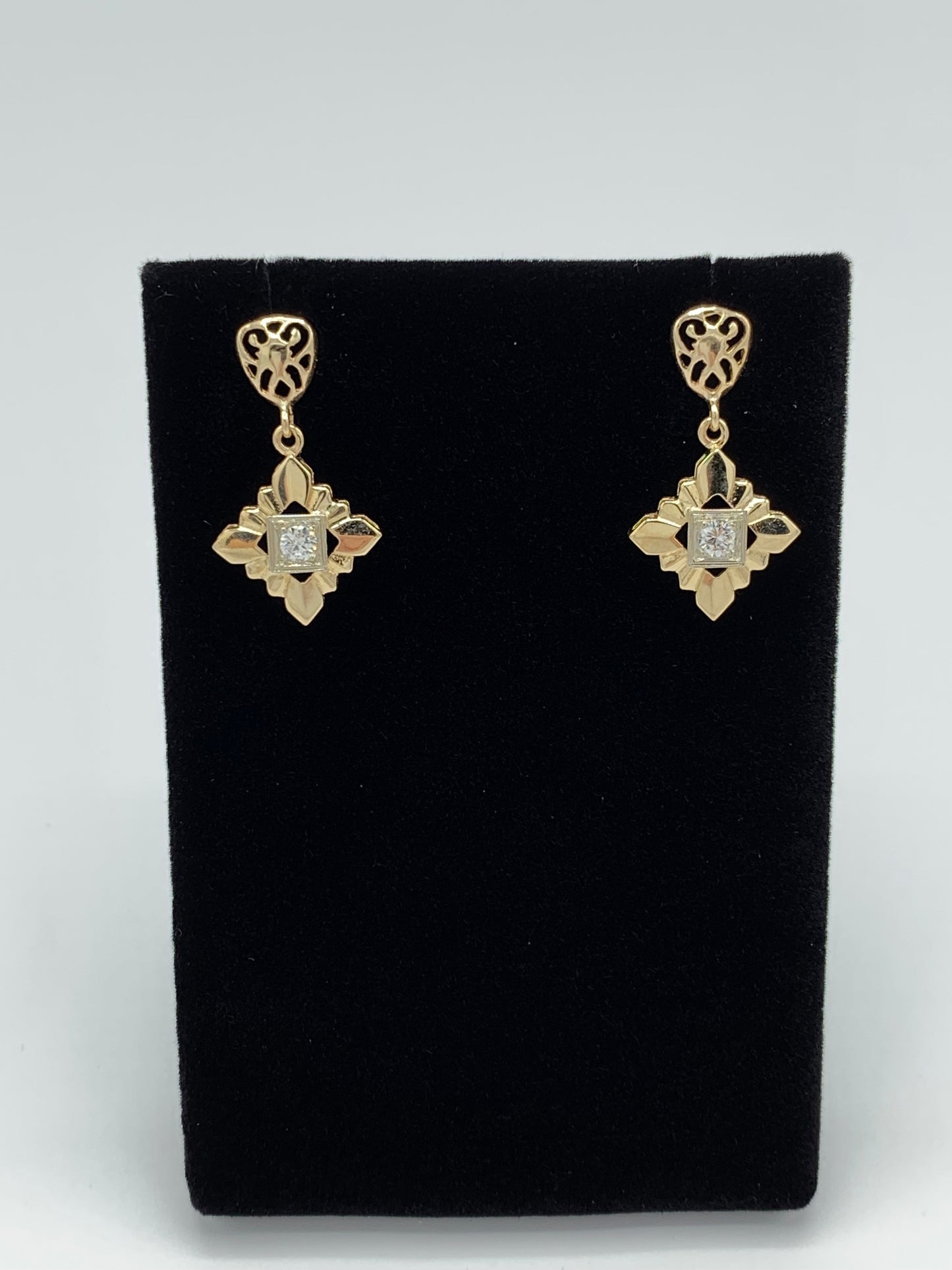 Estate 1940-50s Antique 14K Yellow Gold Drop Earrings with Diamond