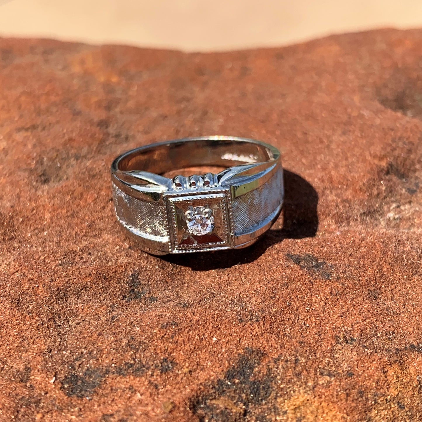 14K White Gold Vintage Band with Diamond