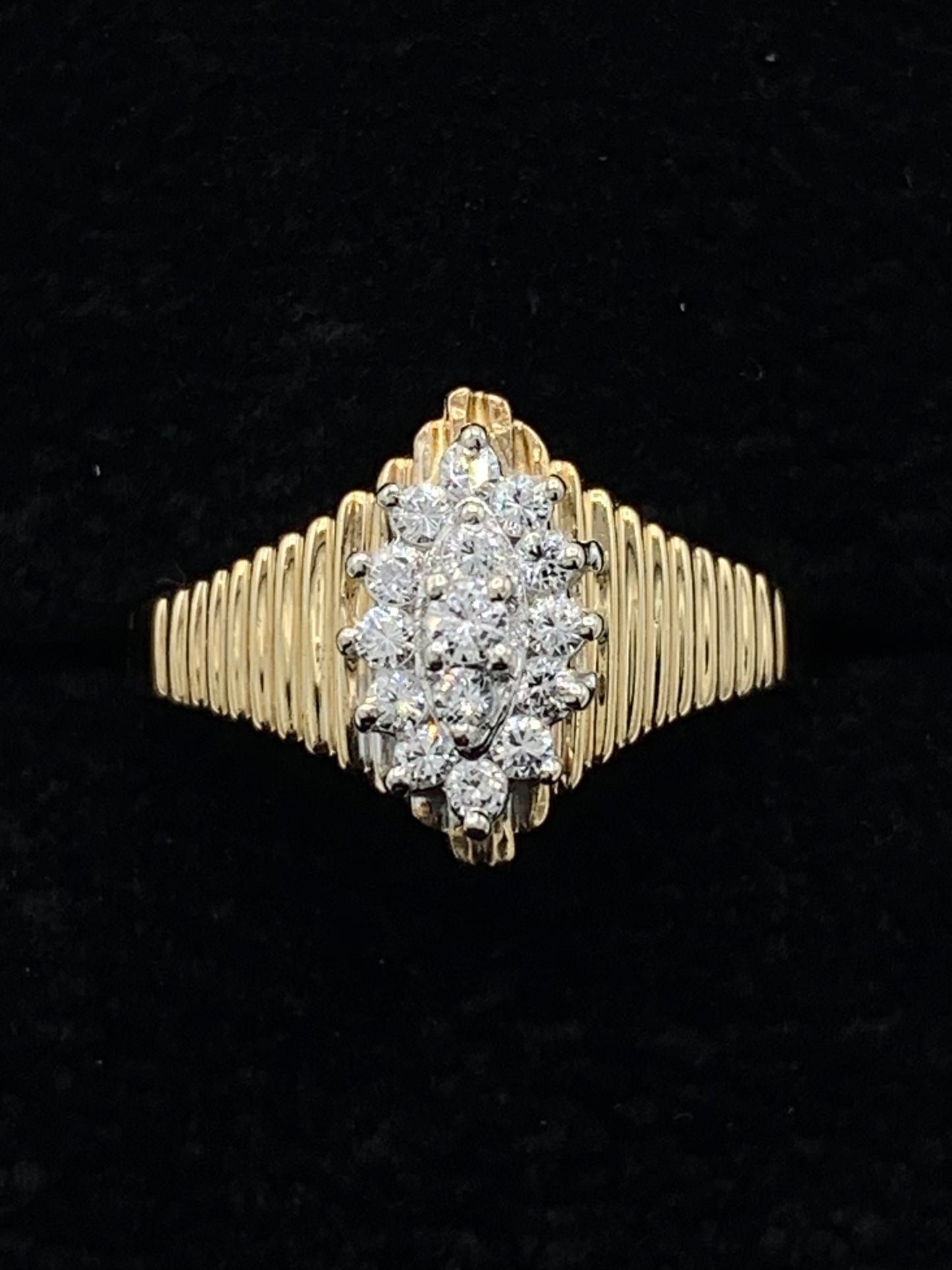 Estate 10K Yellow Gold Cluster Diamond Ring