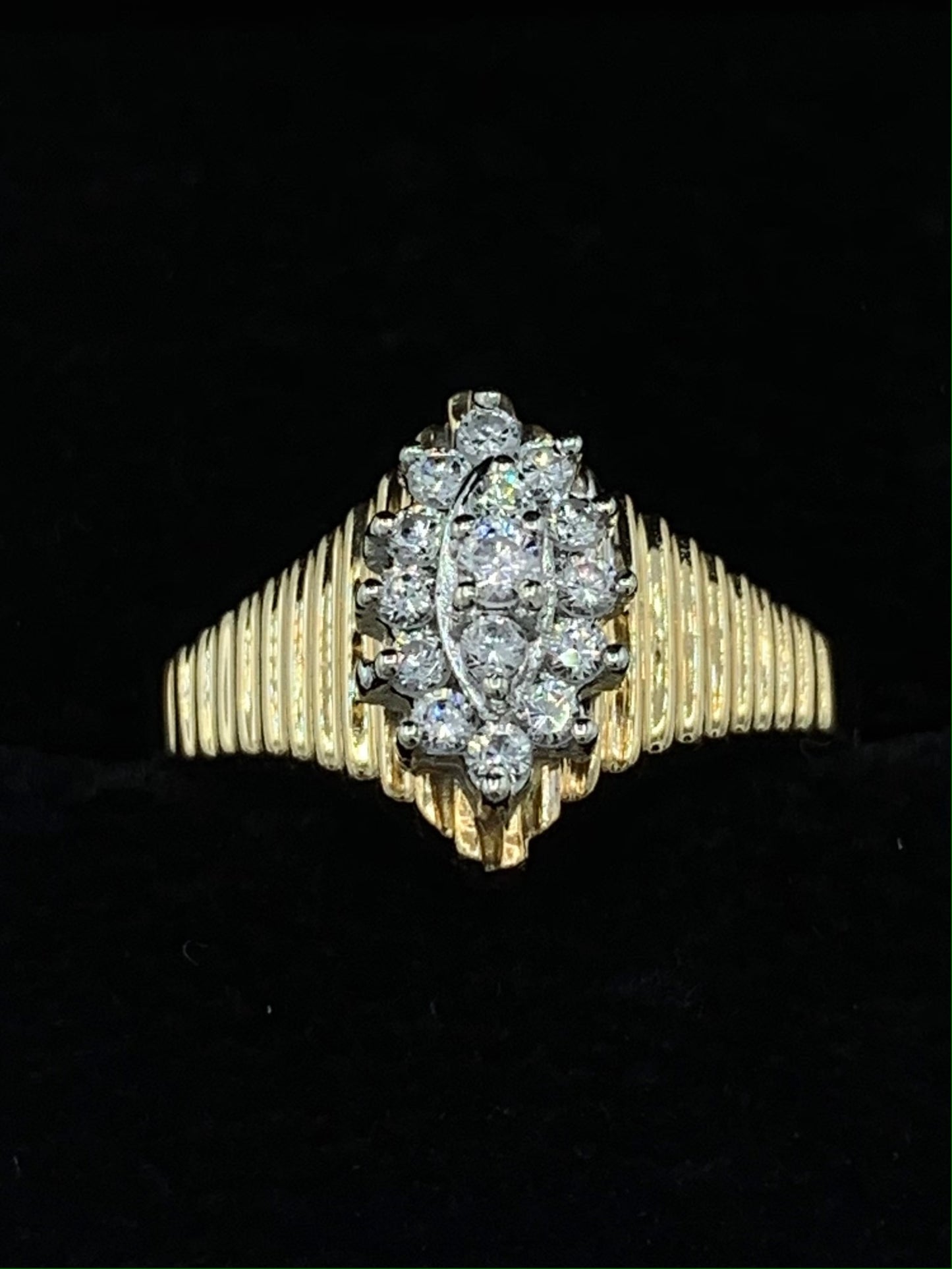 Estate 10K Yellow Gold Cluster Diamond Ring