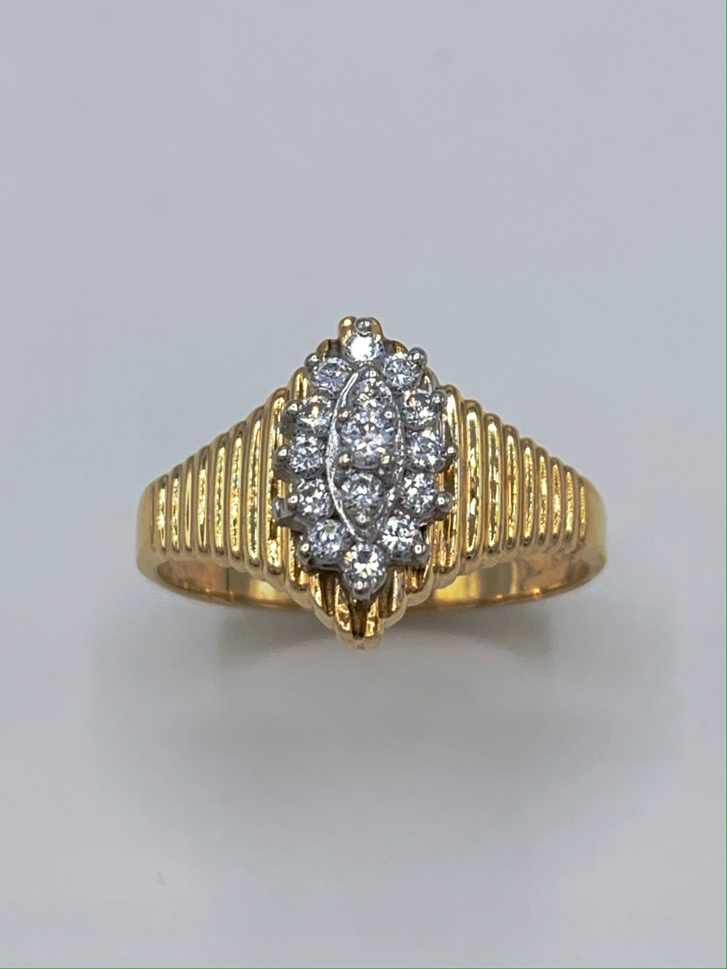 Estate 10K Yellow Gold Cluster Diamond Ring