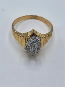 Estate 10K Yellow Gold Cluster Diamond Ring