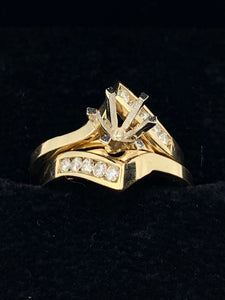 14K Yellow Gold Round Diamond Semi-Mount Wedding Set