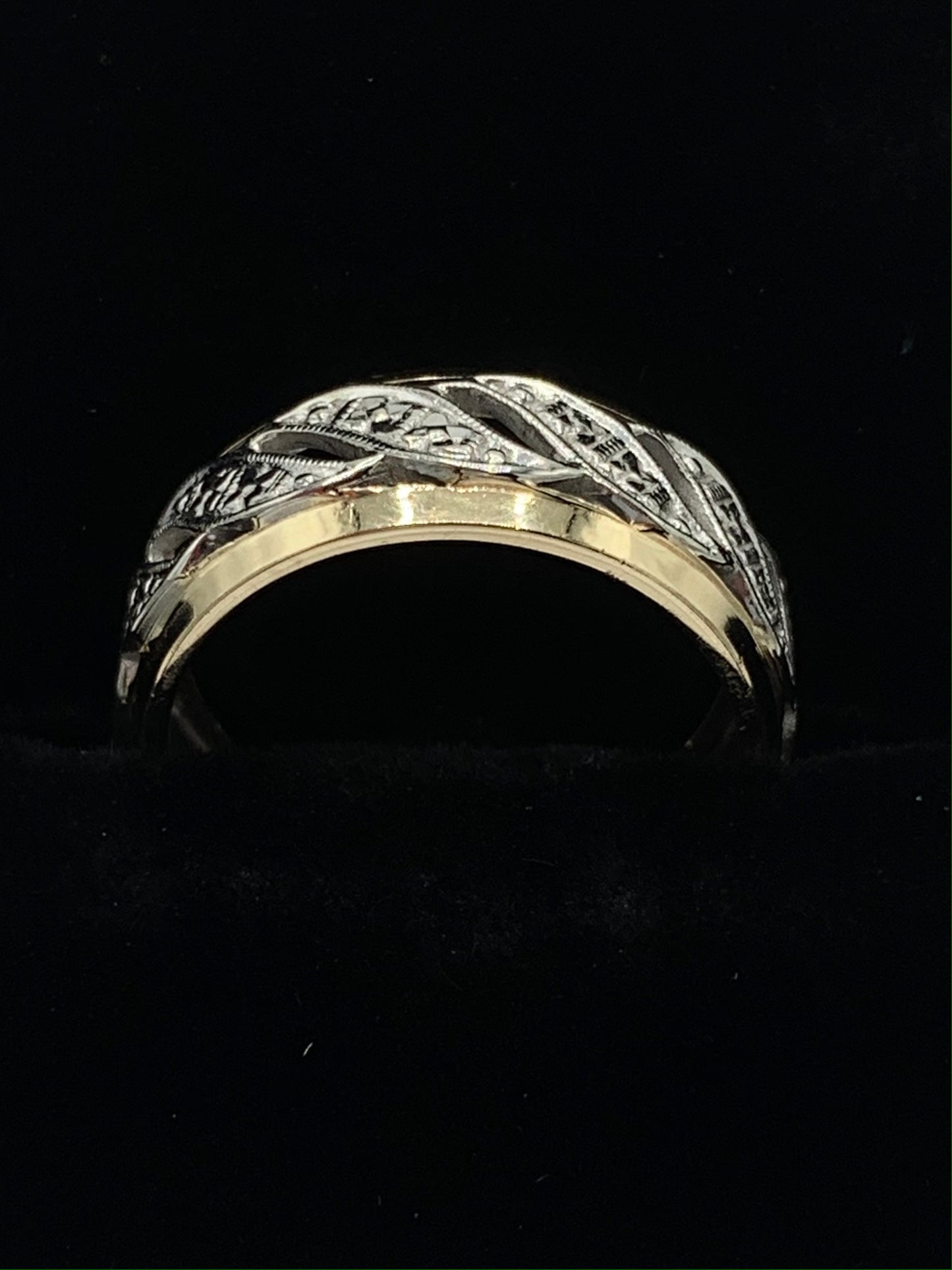 14K Yellow and White Gold 6.5 mm Wedding Band