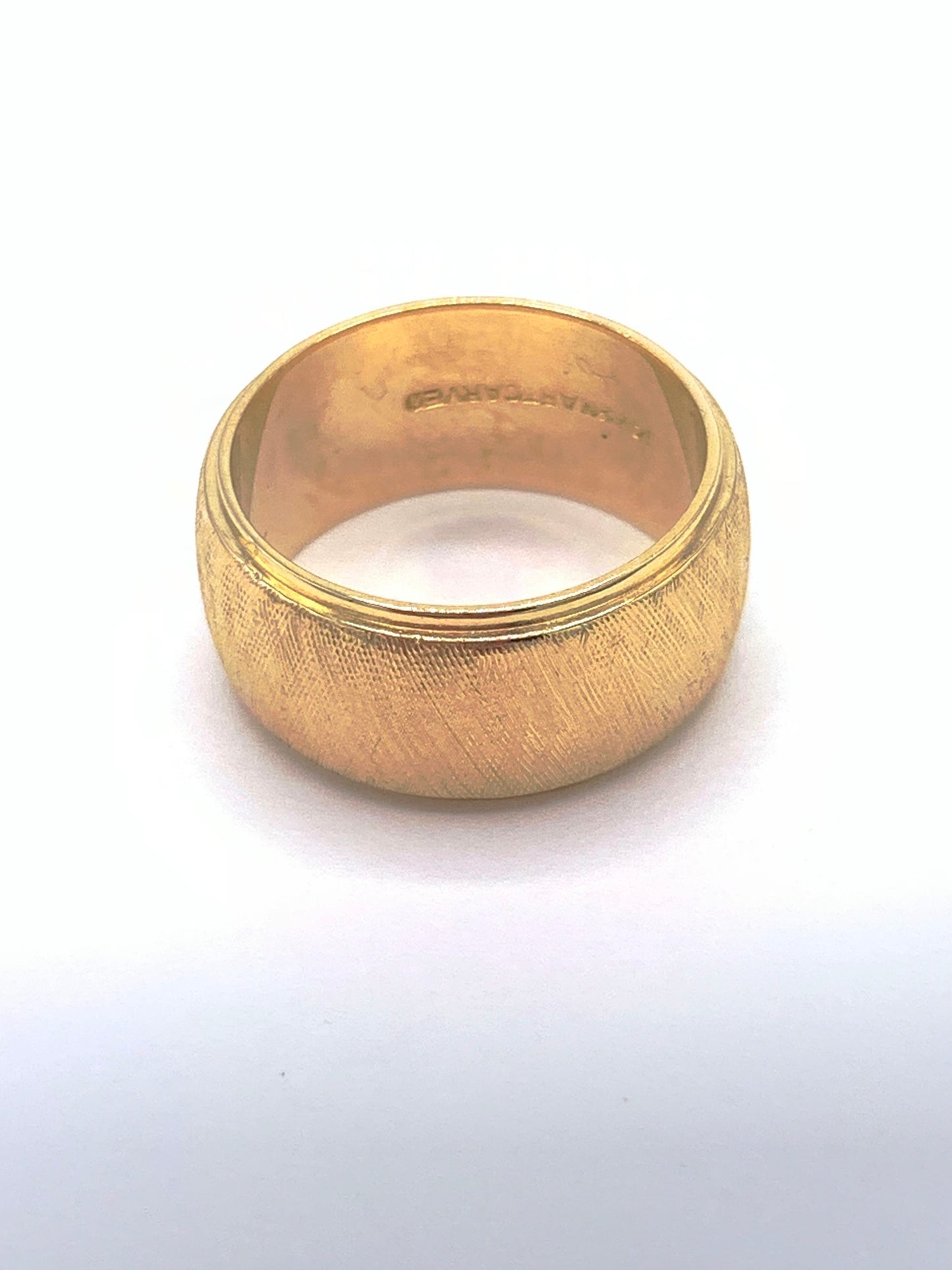 14K Yellow Gold 8.5 mm Art Carved Florentine Wedding Band with Bright Edges