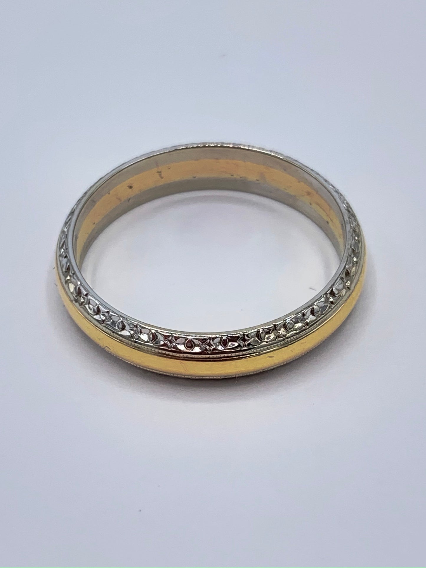 14K Yellow and White Gold 4.5 mm Vintage Wedding Band