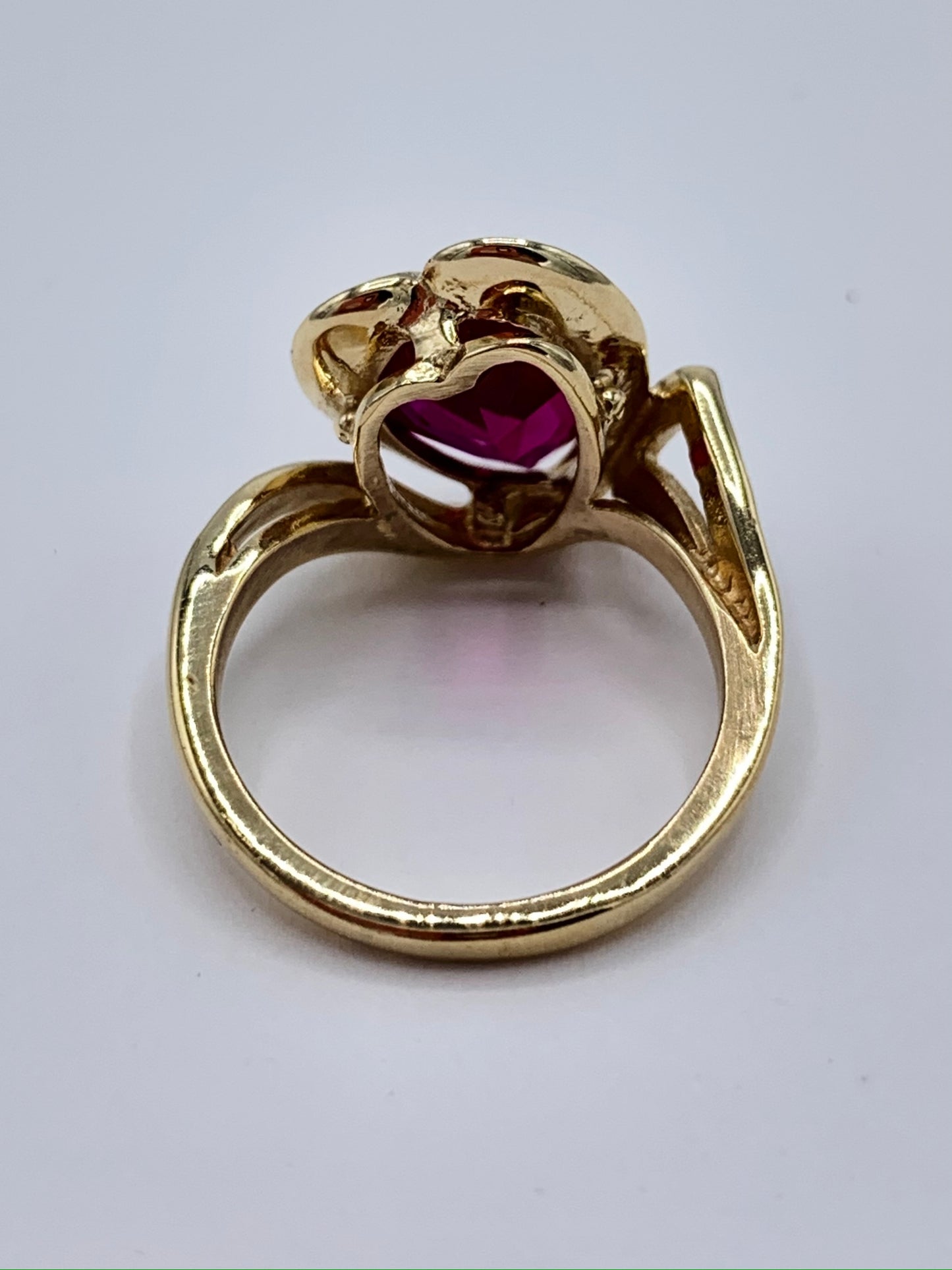 Estate 10K Yellow Gold Synthetic Ruby Heart Ring