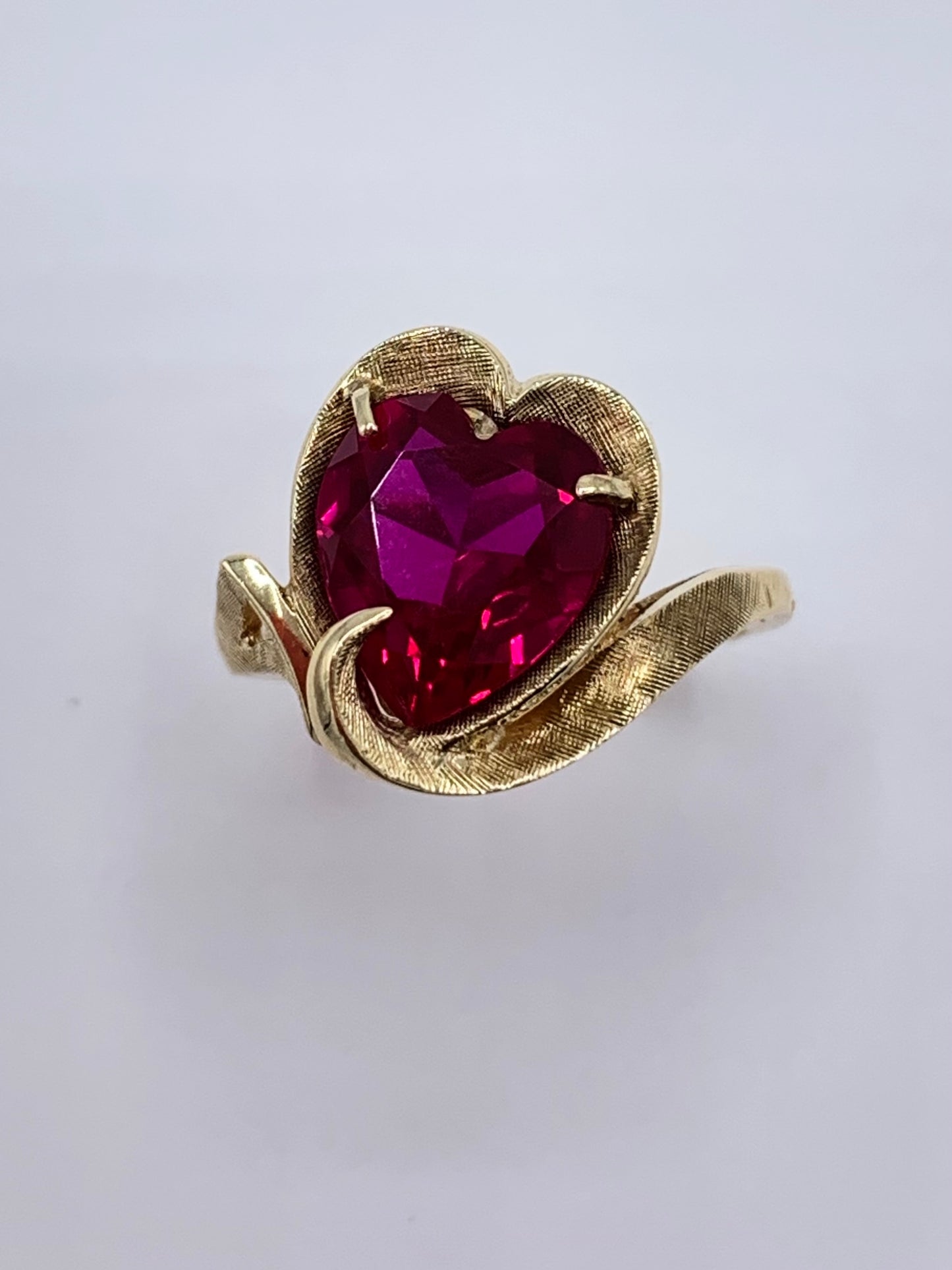 Estate 10K Yellow Gold Synthetic Ruby Heart Ring