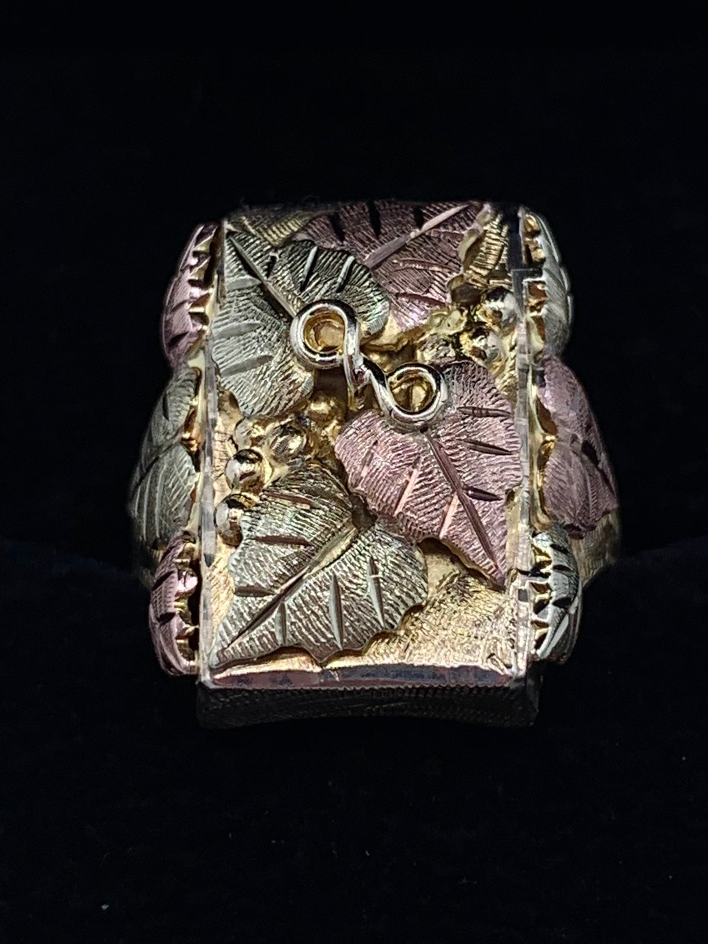 Estate 10K Black Hills Gold Leaf Ring