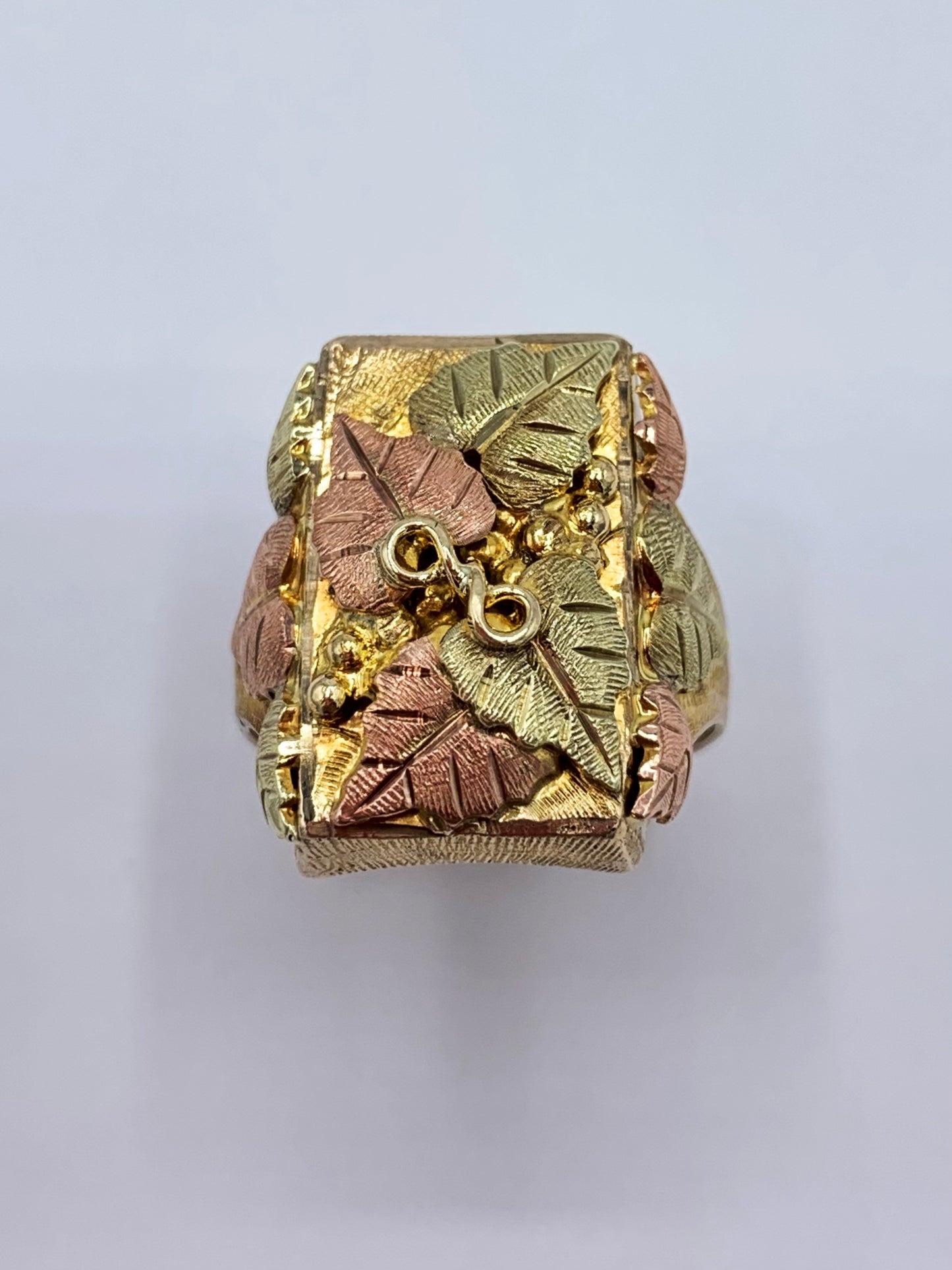 Estate 10K Black Hills Gold Leaf Ring