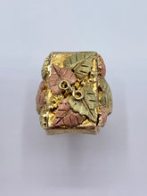 Load image into Gallery viewer, Estate 10K Black Hills Gold Leaf Ring
