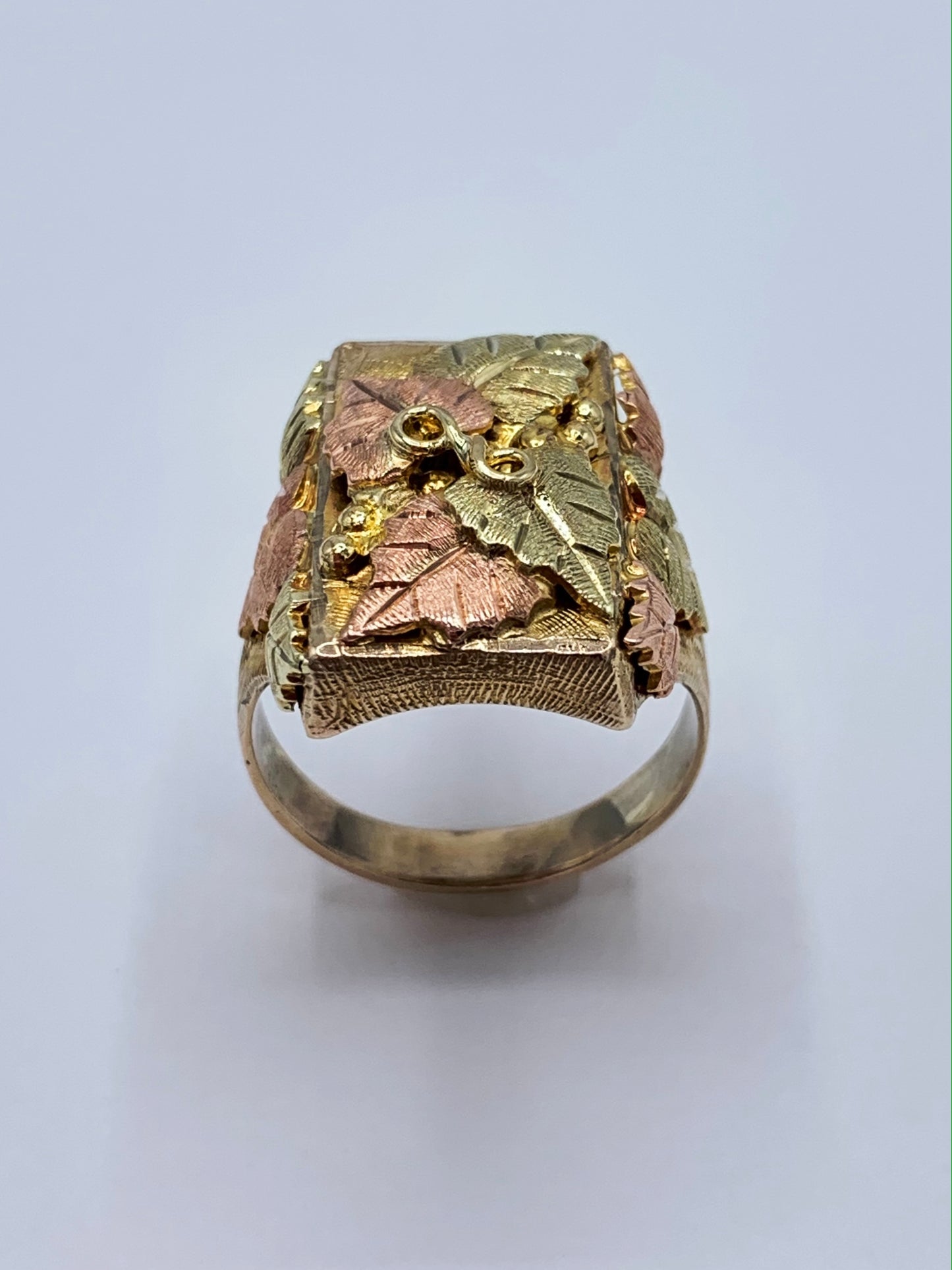 Estate 10K Black Hills Gold Leaf Ring