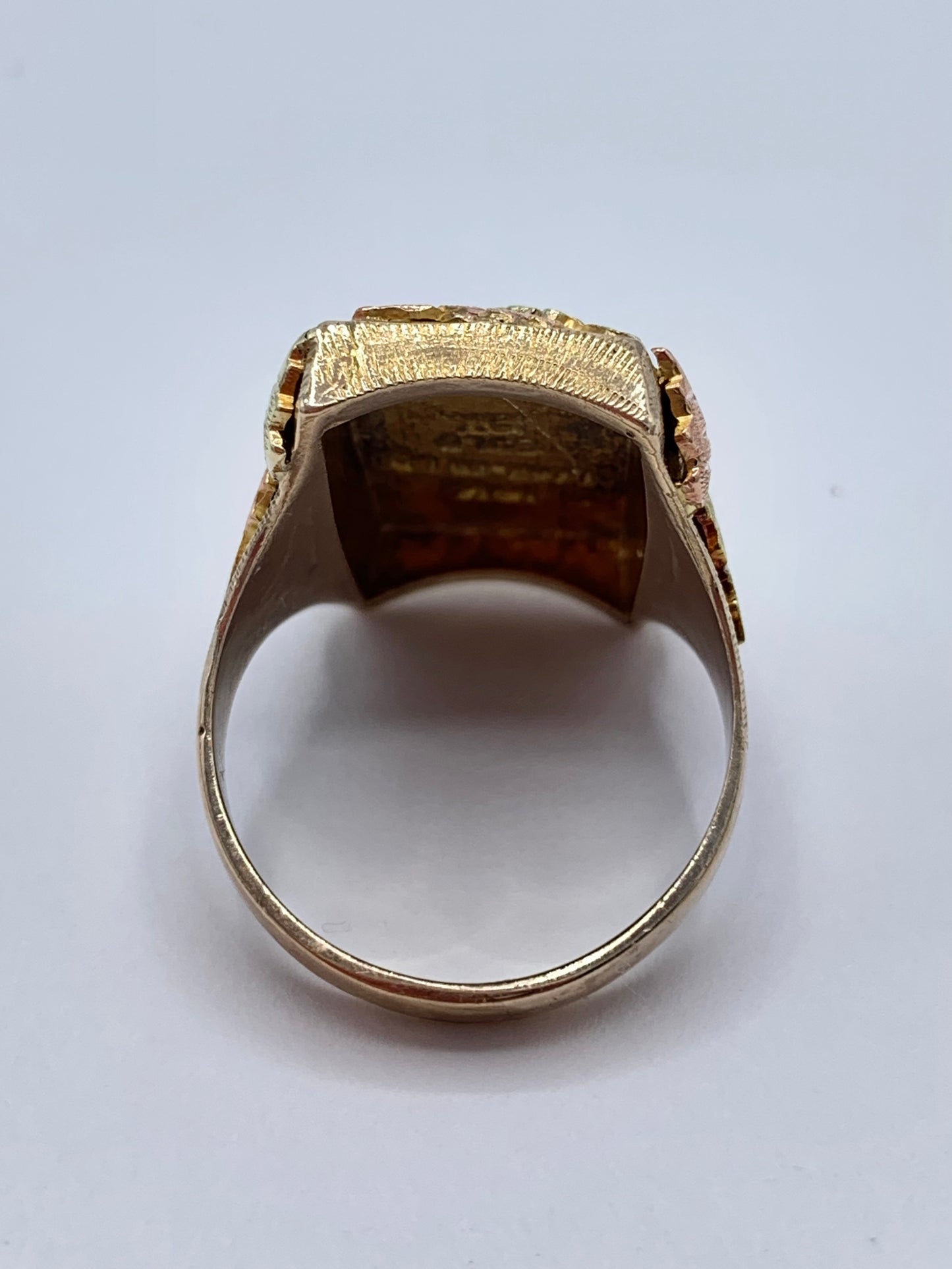 Estate 10K Black Hills Gold Leaf Ring