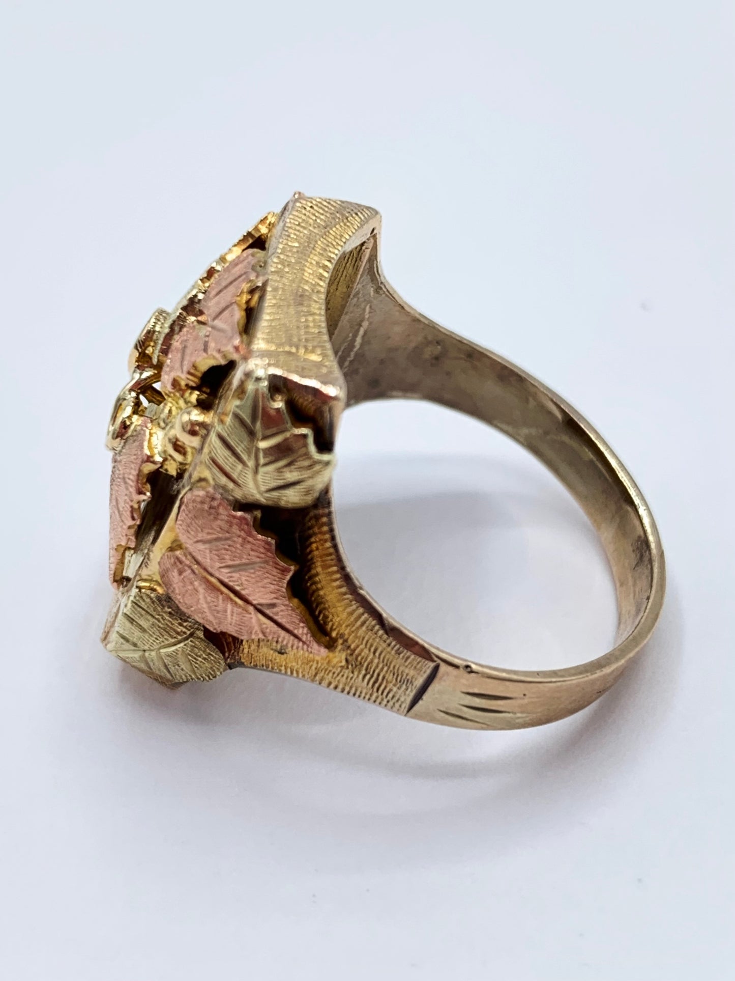 Estate 10K Black Hills Gold Leaf Ring