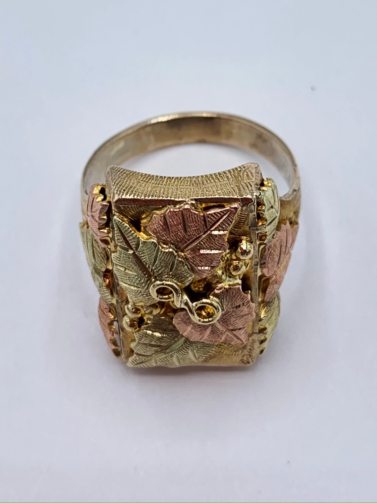 Estate 10K Black Hills Gold Leaf Ring