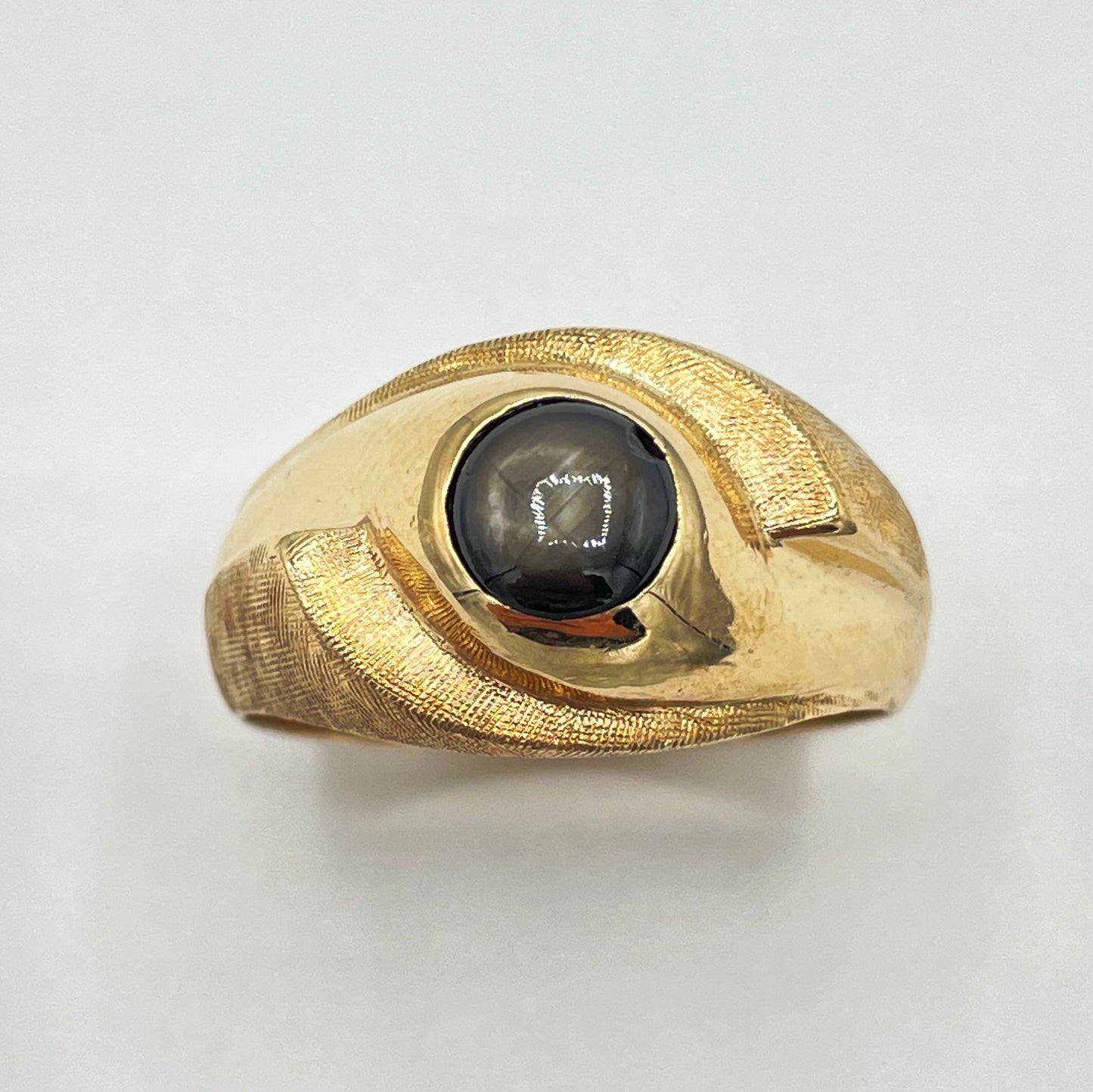 Estate 18K Yellow Gold Genuine Black Star Ring