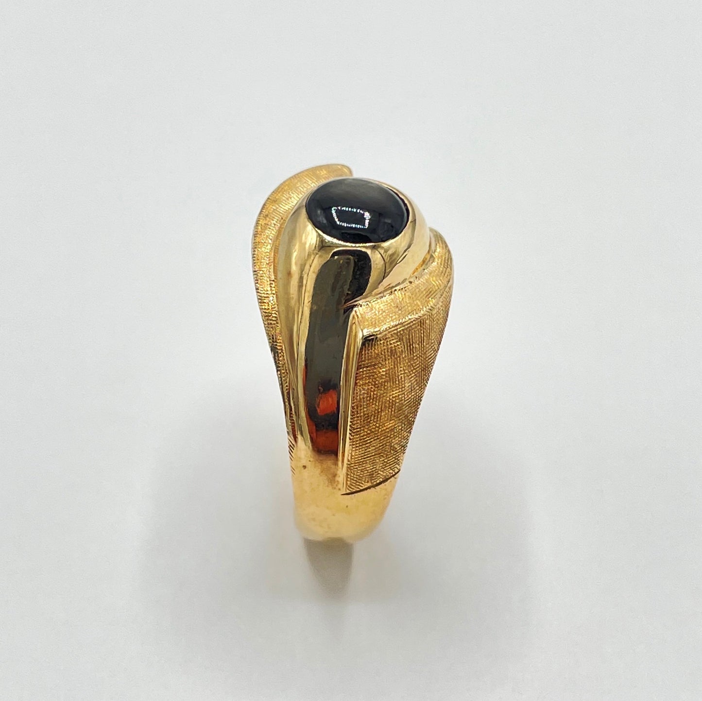 Estate 18K Yellow Gold Genuine Black Star Ring