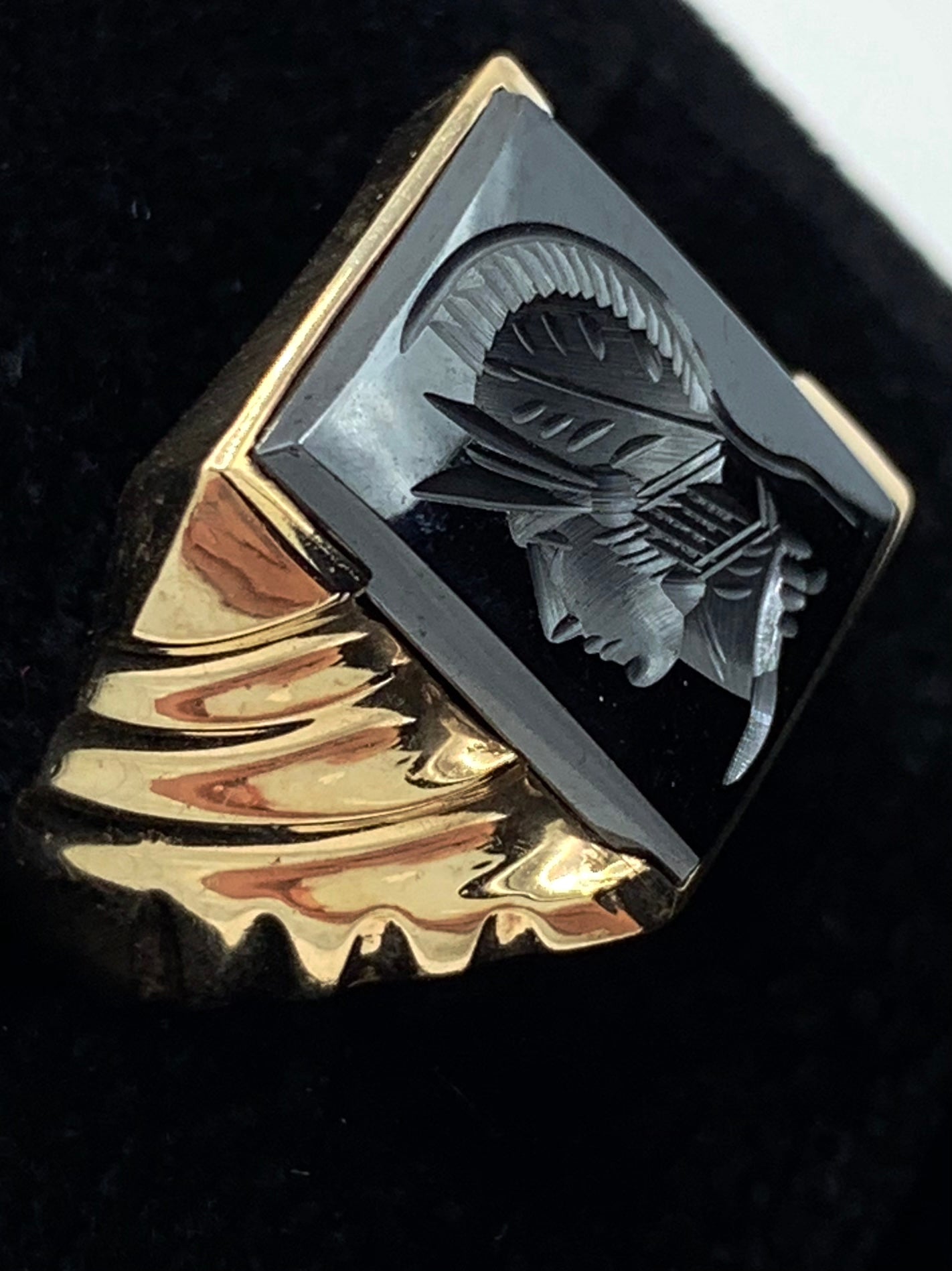 Estate 10K Yellow Gold Intaglio Spanish Soldier Hematite Ring