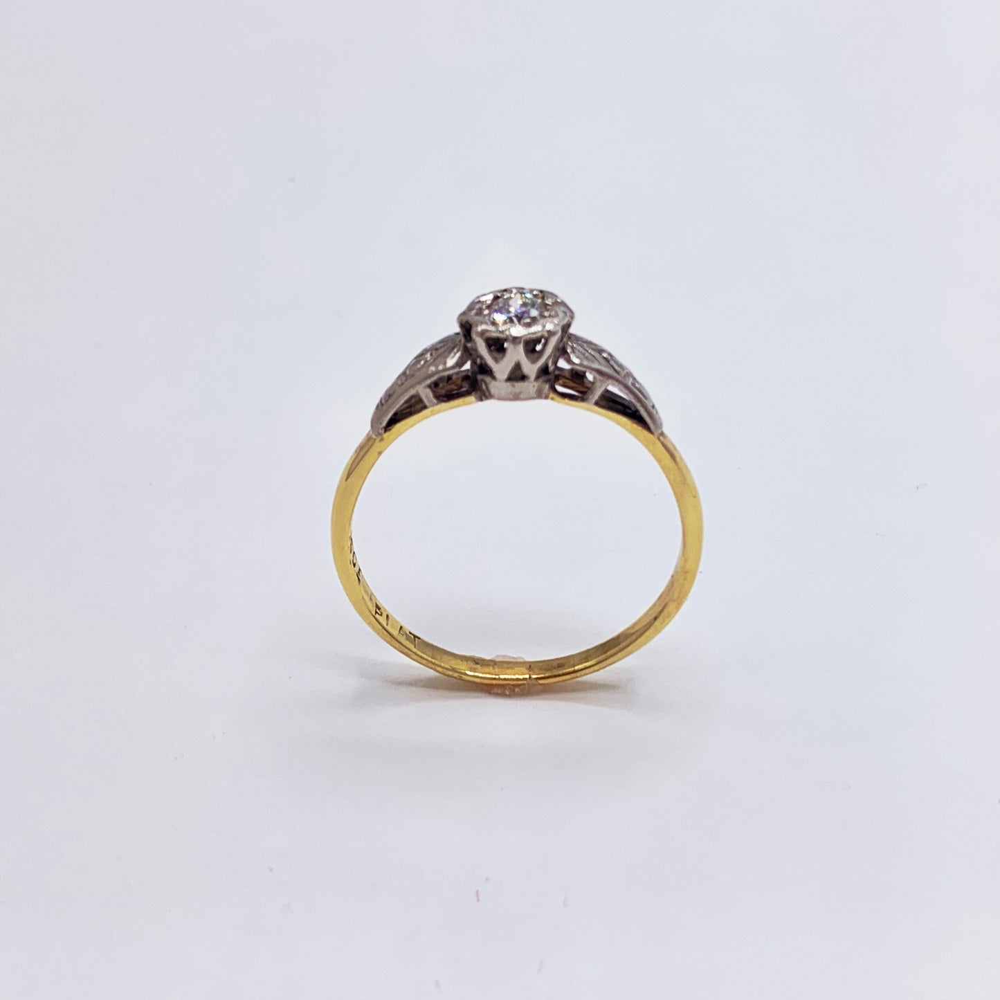 18K Yellow Gold and Platinum Top Antique Wedding Ring with 20 pt Diamond